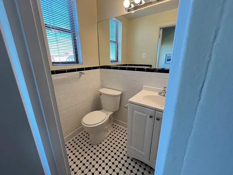 Washington House — Photo 32