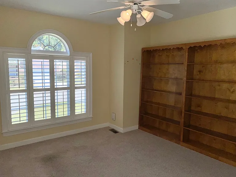 606 Trillium Ct — Photo 17
