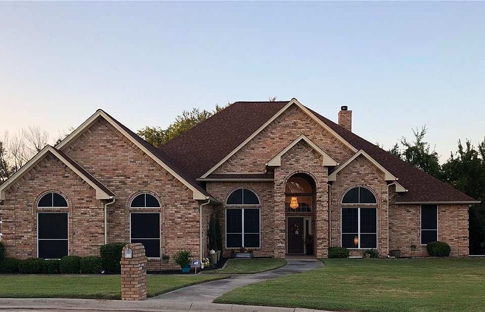 1st image of 600 Grand Oaks Ct