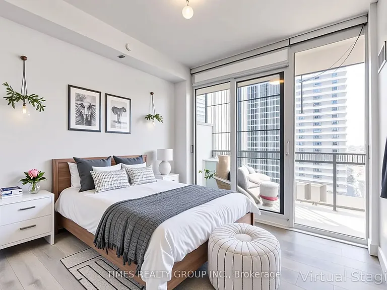 8 Eglinton Ave E #1102 — Photo 5