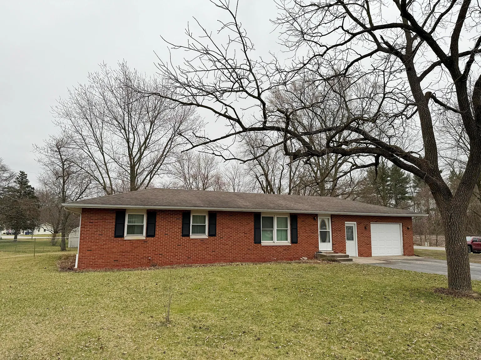 721 Elderberry St SE photo 1
