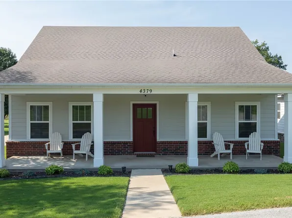 4379 W Mount Comfort Rd, Fayetteville, AR 72704
