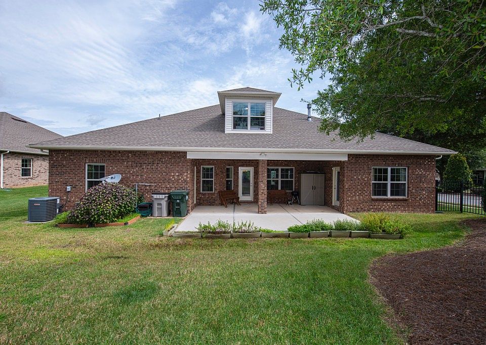 1st image of 4025 High Cliff Ct