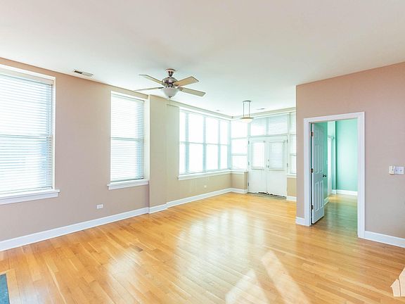 5th image of 2700 W Belmont Ave