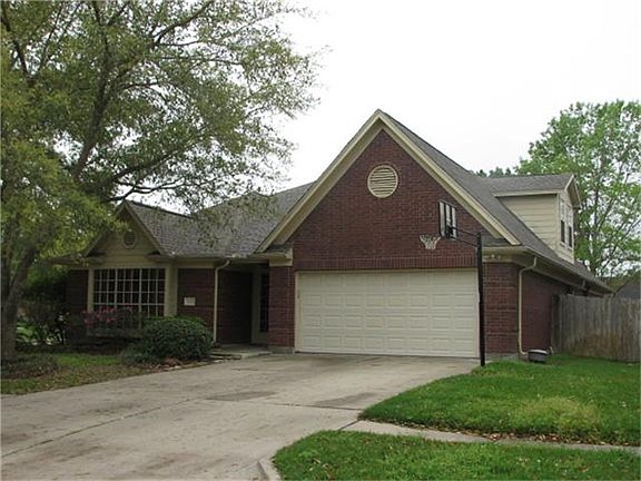 Great corner lot also located on culdesac