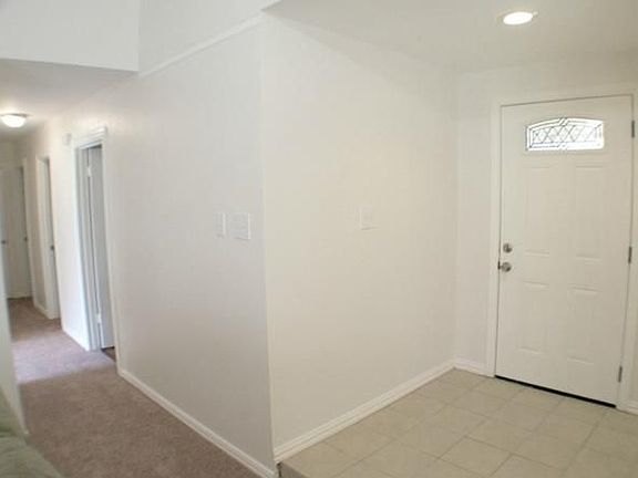 4th image of 13 Eastport Pl