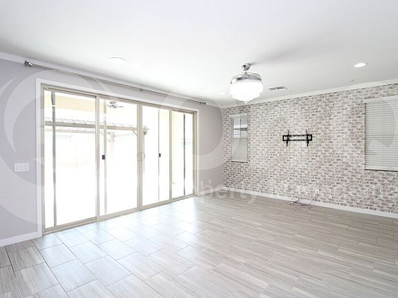 4th image of 2551 E Pelican Dr