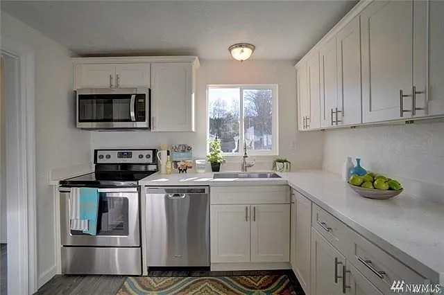 2 bed, 1000 sqft, $2,500 — Photo 2