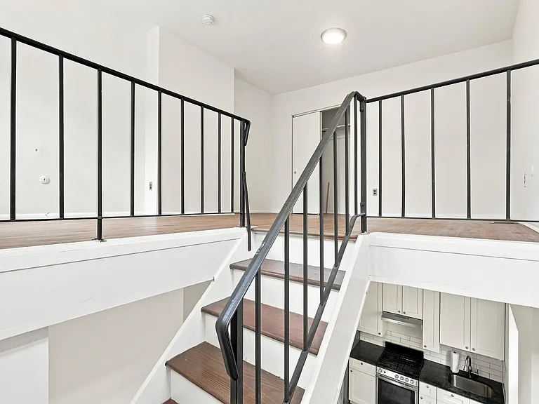 2036 Mount Vernon St #2RR — Photo 9