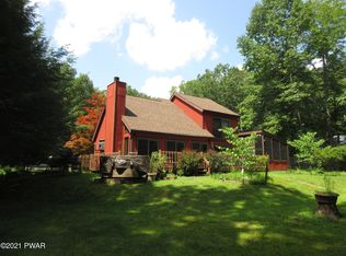 397 Saunders Dr, Bushkill, PA 18324