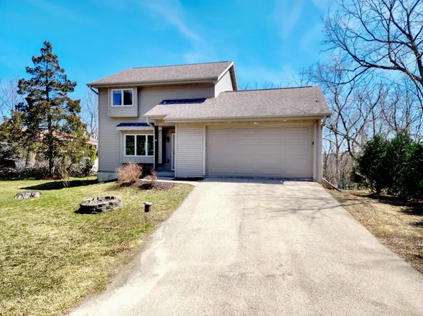 1586 Highland AVENUE, Hubertus, WI 53033