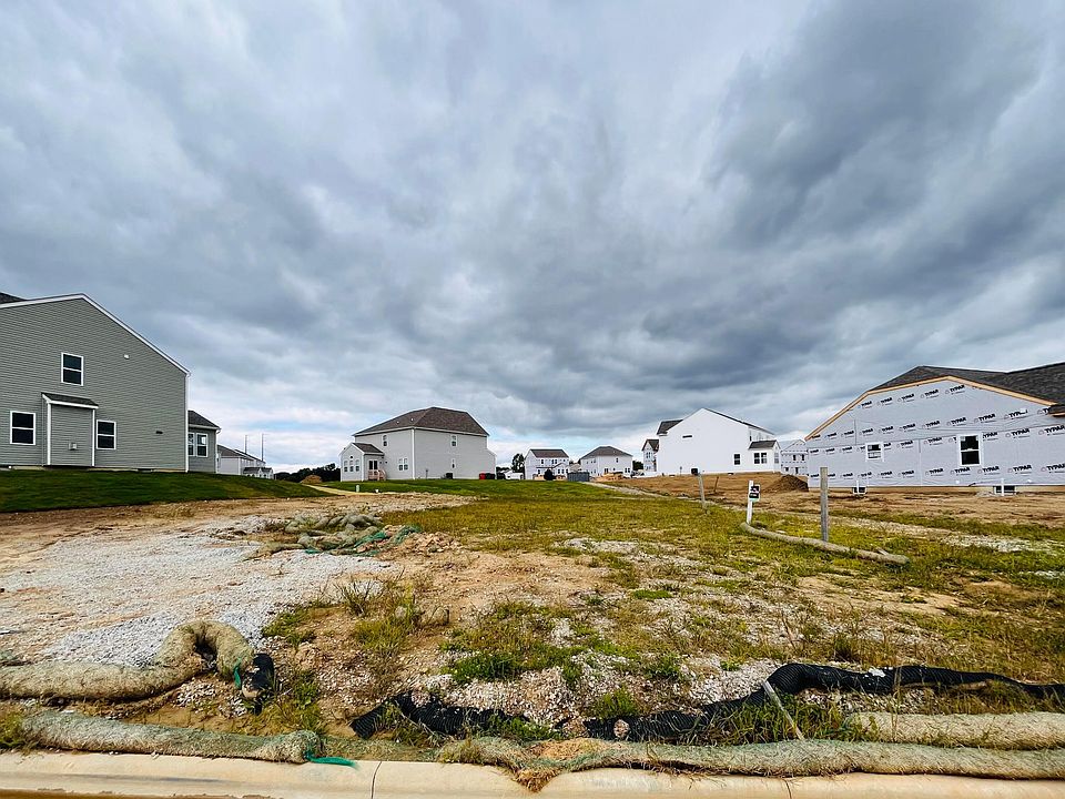 2nd image of 1102 Legacy Ln