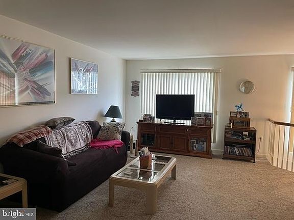4th image of 2720 Hunt Club Dr #4