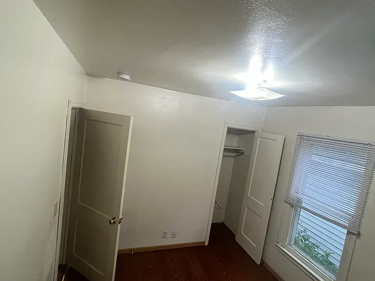 2103 Olive St — Photo 7