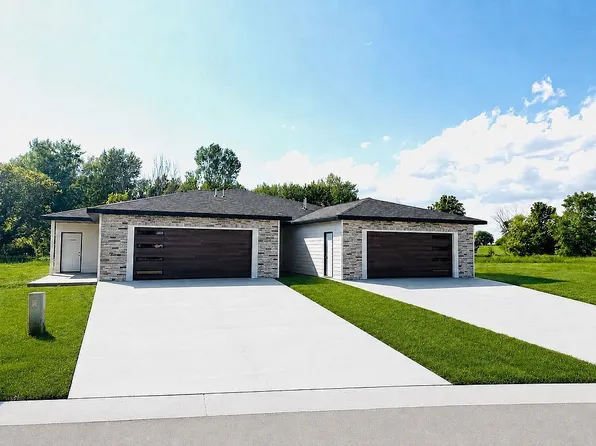 3308 Ponderosa Ct, Spirit Lake, IA 51360