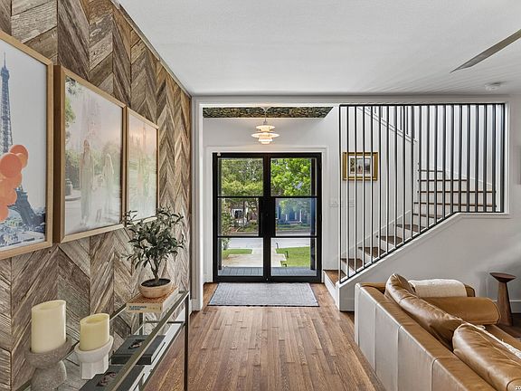 5th image of 247 Montclair St