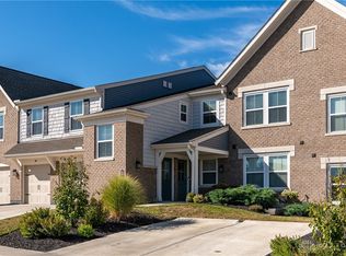 266 Old Pond Rd, Springboro, OH 45066