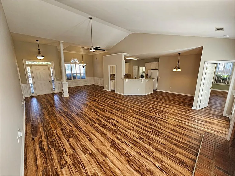 1550 Argonne Ln — Photo 5