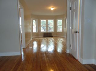 655 E 82nd St #1, Chicago, IL 60619