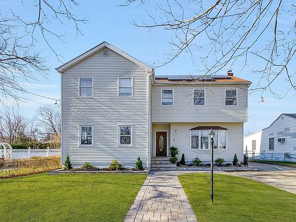 2nd image of 18 Minerva Ln