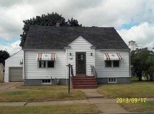 2011 15th St, Menominee, MI 49858