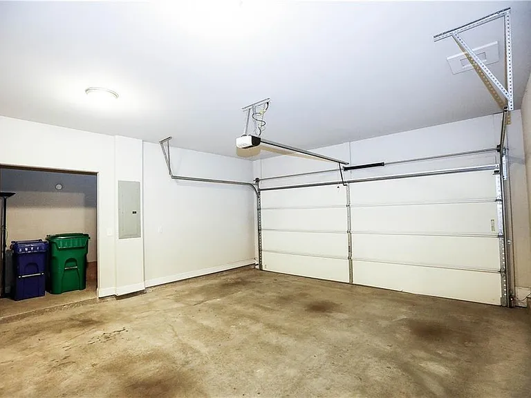 1920 Townsend Ct — Photo 47