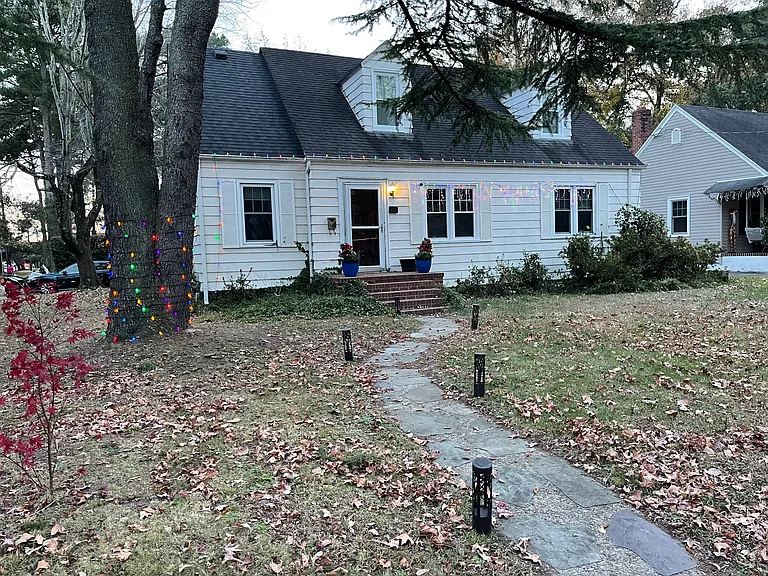 401 N Shore Rd — Photo 1