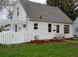 1222 W 11th St, Waterloo, IA 50702