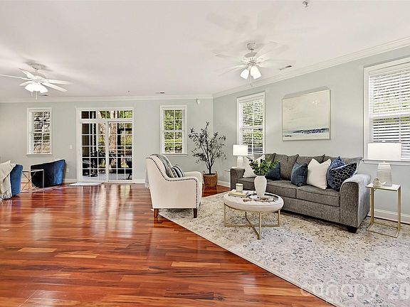 5th image of 9009 Rosalyn Glen Rd