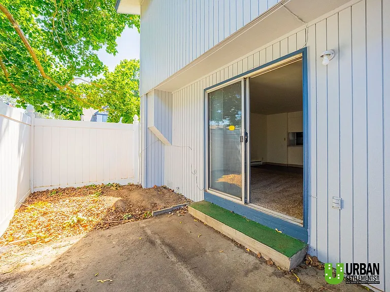3129 E 29th Ave — Photo 12