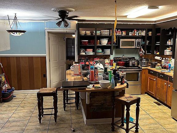 5th image of 1555 Timmons Rd