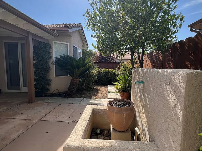 2456 E Marquise Ct — Photo 31