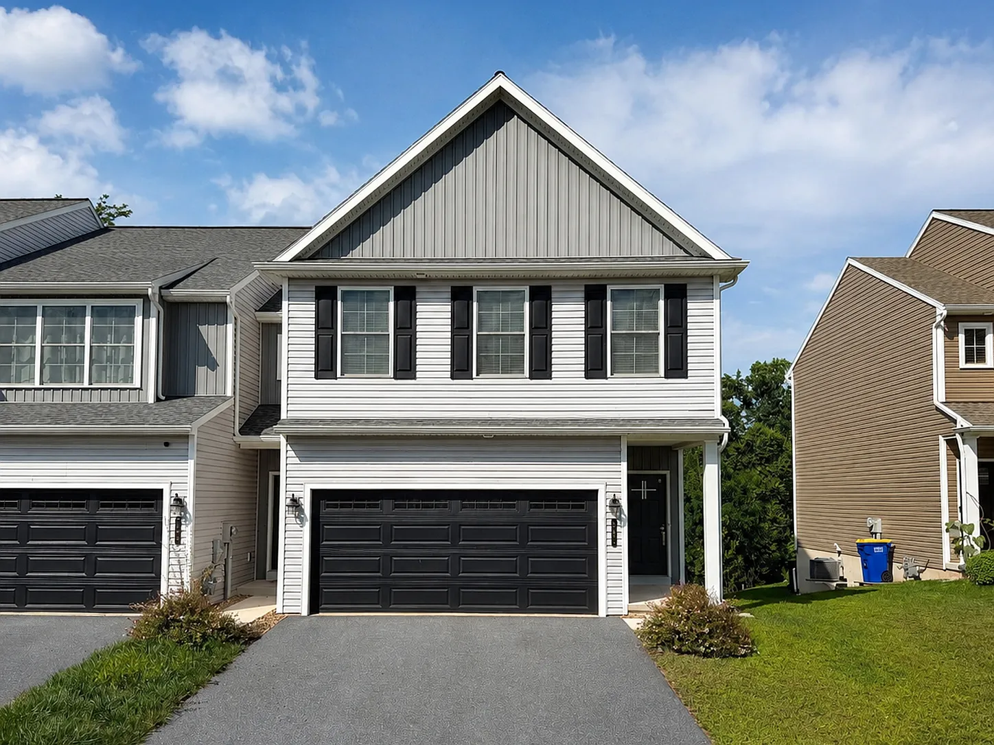 3 bed, 2.5 bath, 1895 sqft, $2,395 — Photo 1