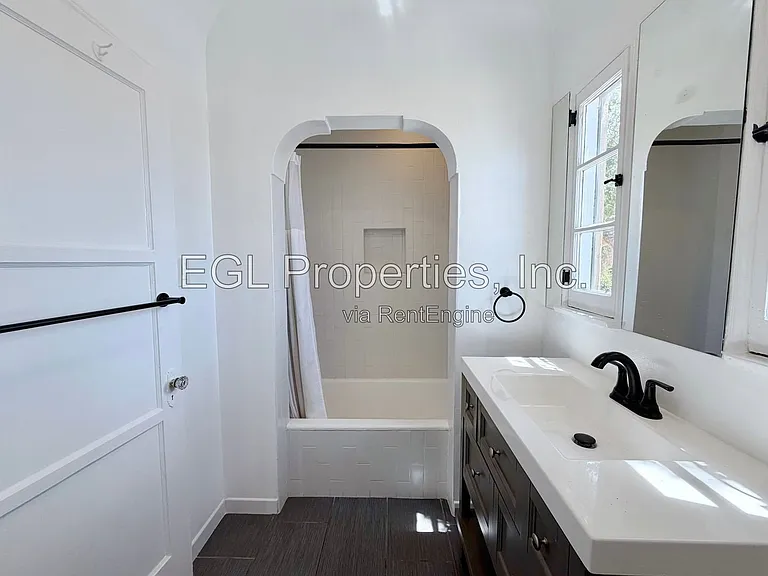 1016 1/2 S Crescent Heights Blvd — Photo 19