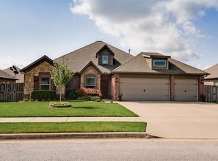 5604 Murfield Dr, Rogers, AR 72758