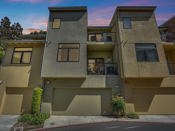 3rd image of 1192 Almanor Ln