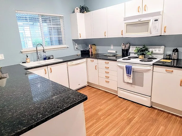 210 Oak Bay St #801 — Photo 9