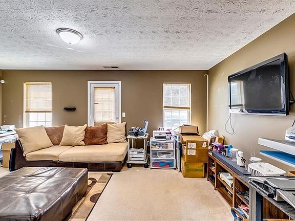 4th image of 6371 Redan Sq