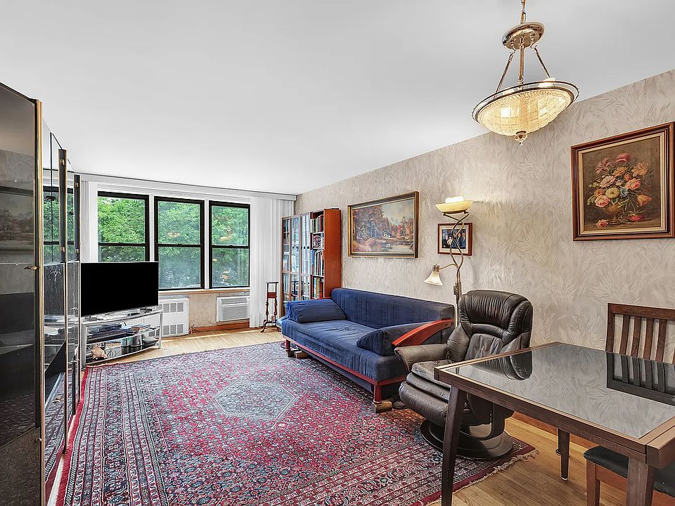 1st image of 35-20 Leverich St #340