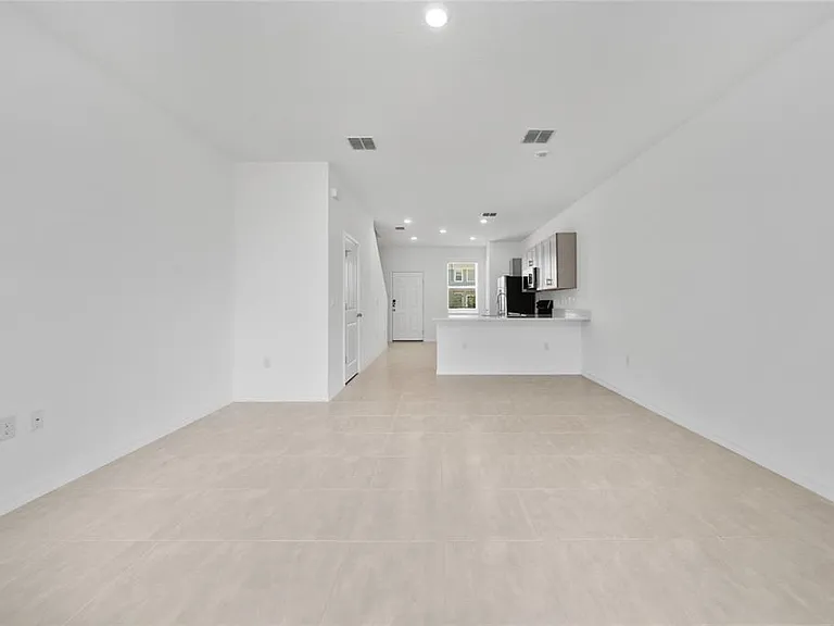2916 Skyline Loop — Photo 3