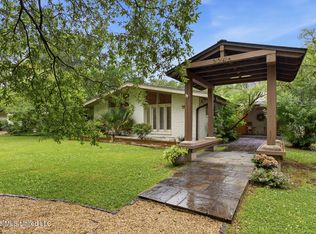 2246 Greenbriar Dr, Jackson, MS 39211