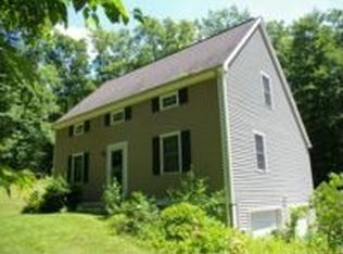 2 King Phillip Trl, Sandy Hook, CT 06482