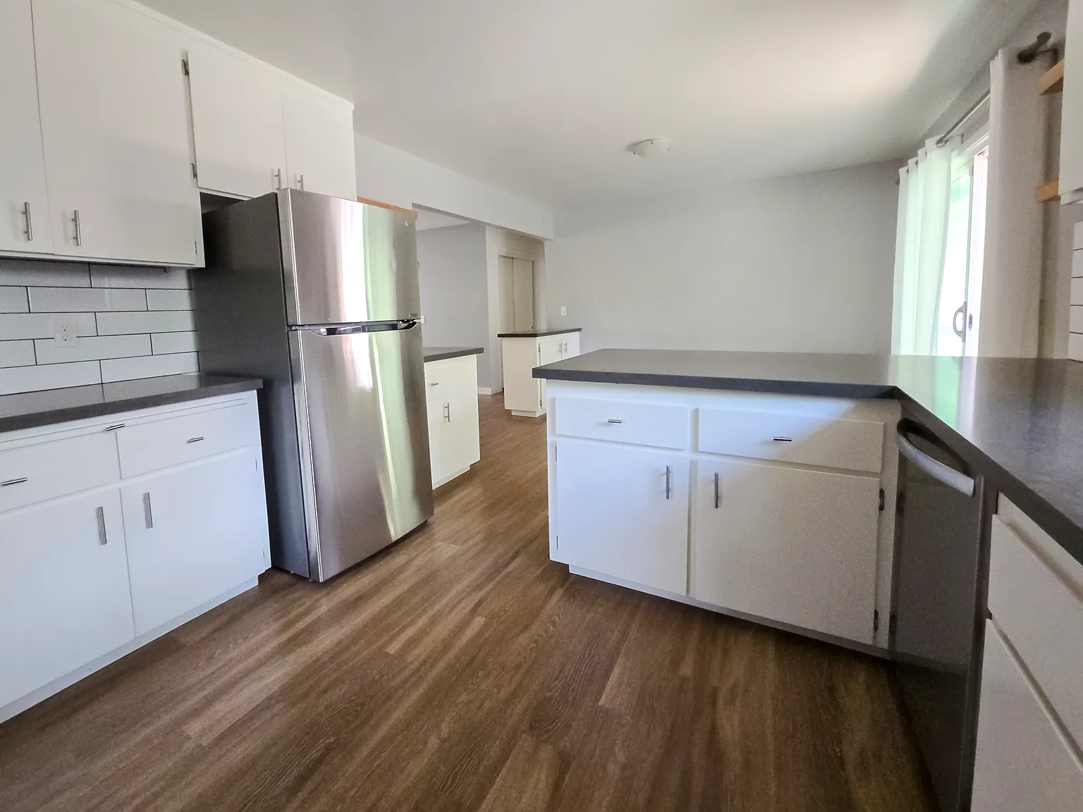 2 bed, 1280 sqft, $3,100 — Photo 4