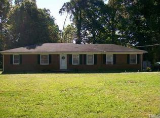813 Driftwood Dr, Siler City, NC 27344