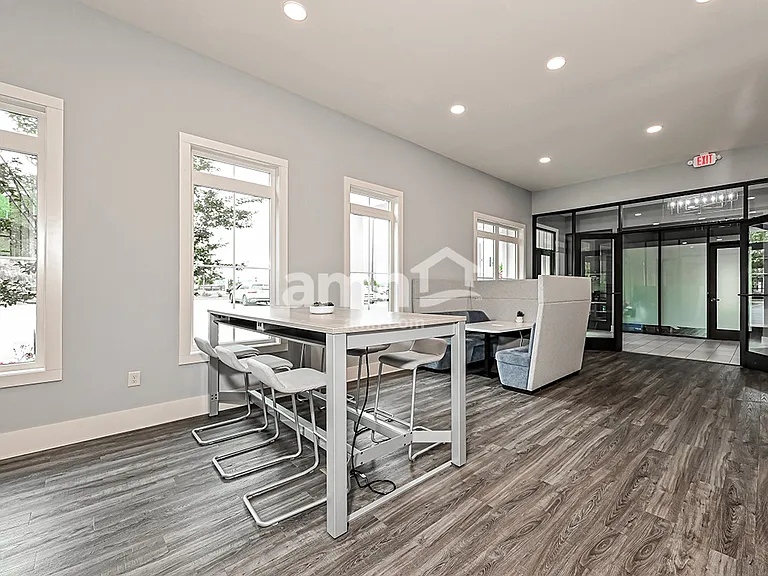 545 Summit View Ln — Photo 42