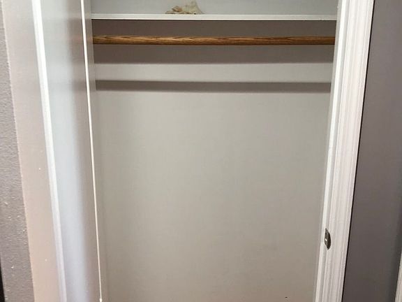 4th image of 814 Vincent Ave #2