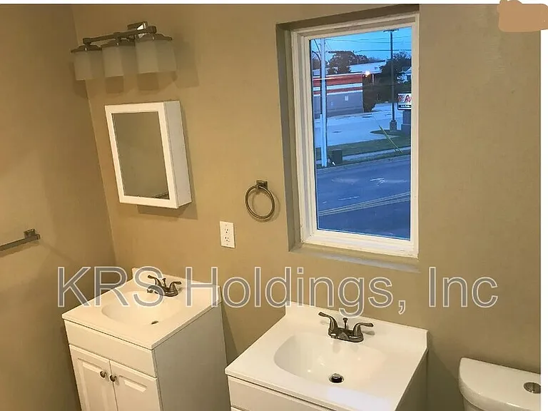 3320 Lyons Ave #B — Photo 8