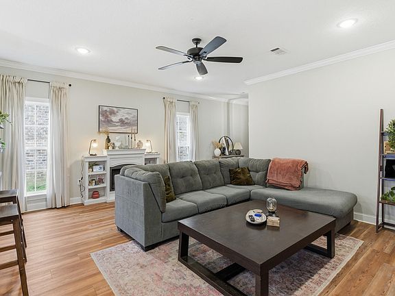 5th image of 64 N Barnes Field Dr