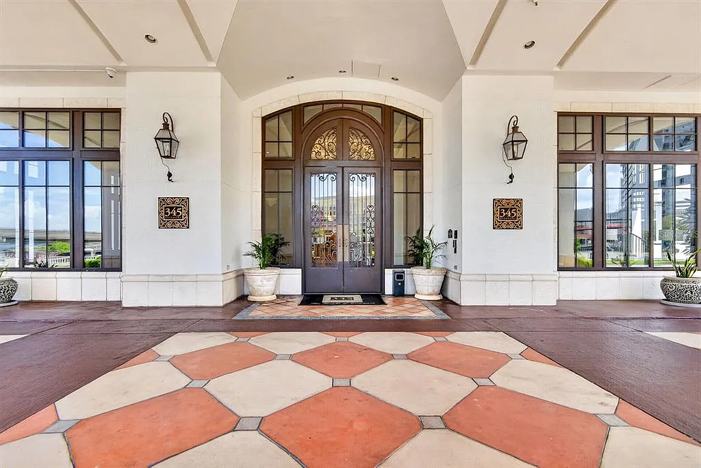 1 bed, 1.0 bath, 697 sqft, $2,300 — Photo 1