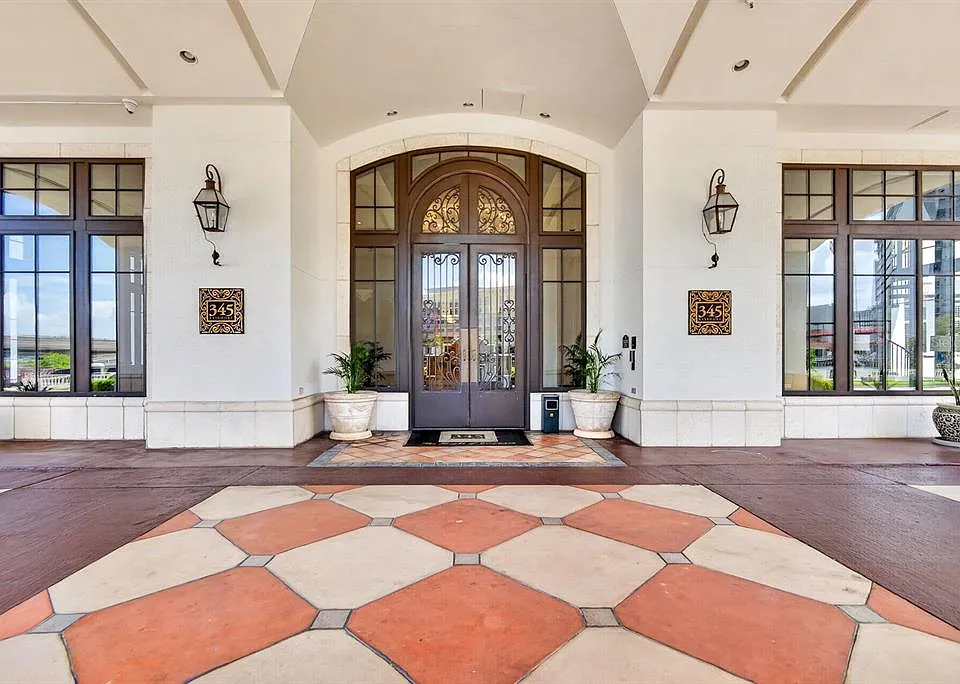 345 Bayshore Blvd #403